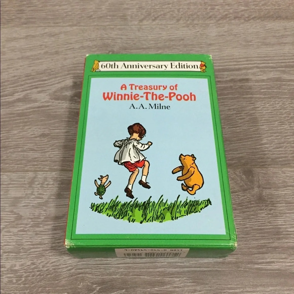 🌸 A Treasury of Winnie-The-Pooh 60th Anniversary Set - Picture 6 of 12